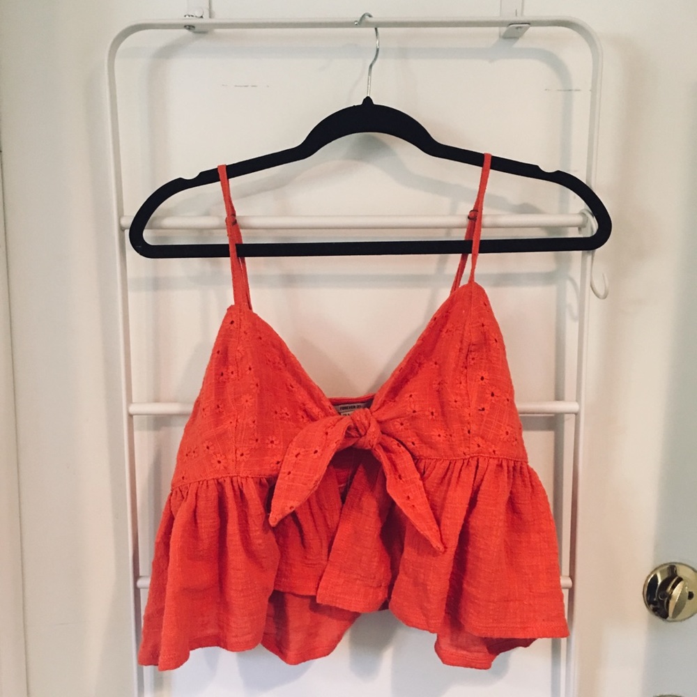 tie front cropped crochet top